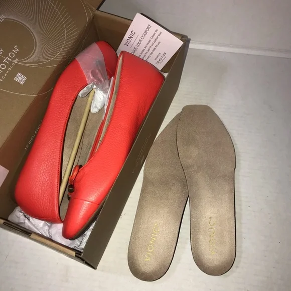 NWB Vionic Klara Cap Toe Flat in Cherry tomato Red Sz 9 Narrow - Picture 6 of 9